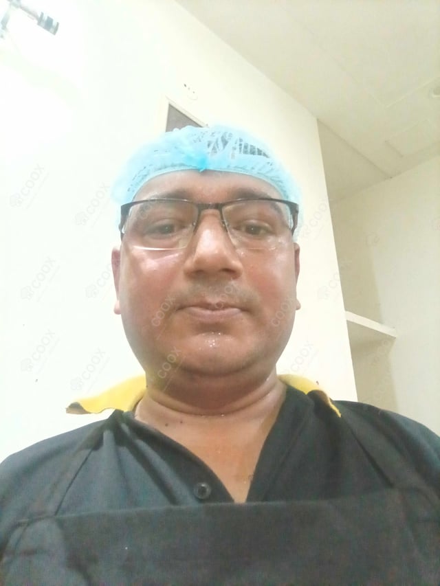 Chef from COOX at bookings. Professional cooks chefs at home