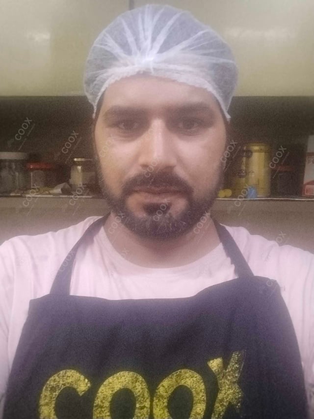Chef from COOX at bookings. Professional cooks chefs at home