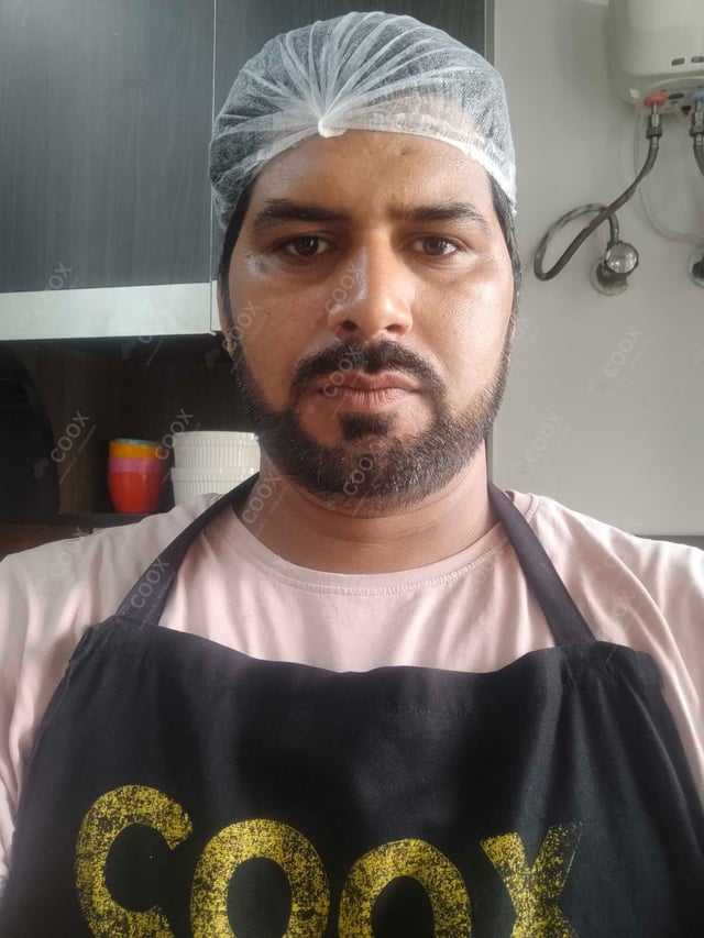 Chef from COOX at bookings. Professional cooks chefs at home