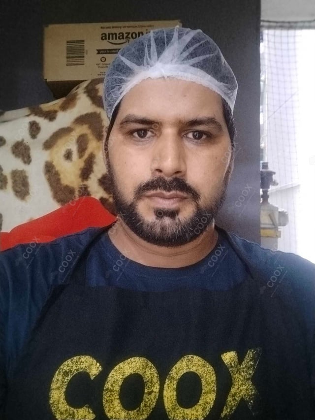 Chef from COOX at bookings. Professional cooks chefs at home