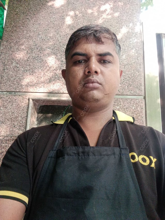 Chef from COOX at bookings. Professional cooks chefs at home