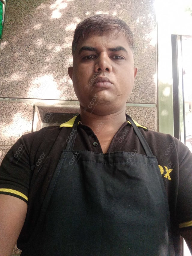 Chef from COOX at bookings. Professional cooks chefs at home