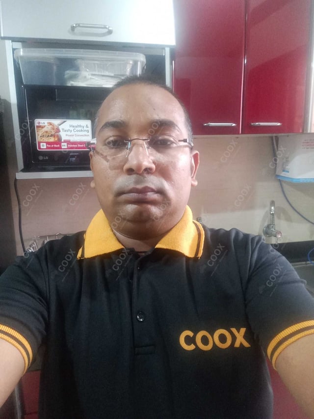 Chef from COOX at bookings. Professional cooks chefs at home