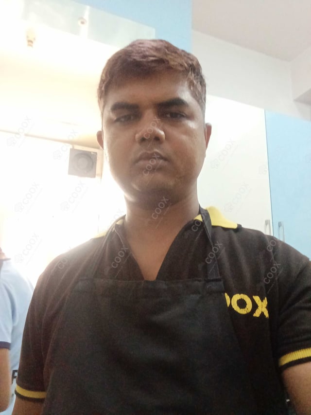 Chef from COOX at bookings. Professional cooks chefs at home