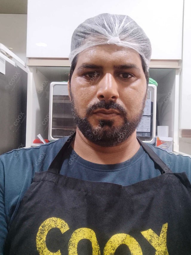 Chef from COOX at bookings. Professional cooks chefs at home