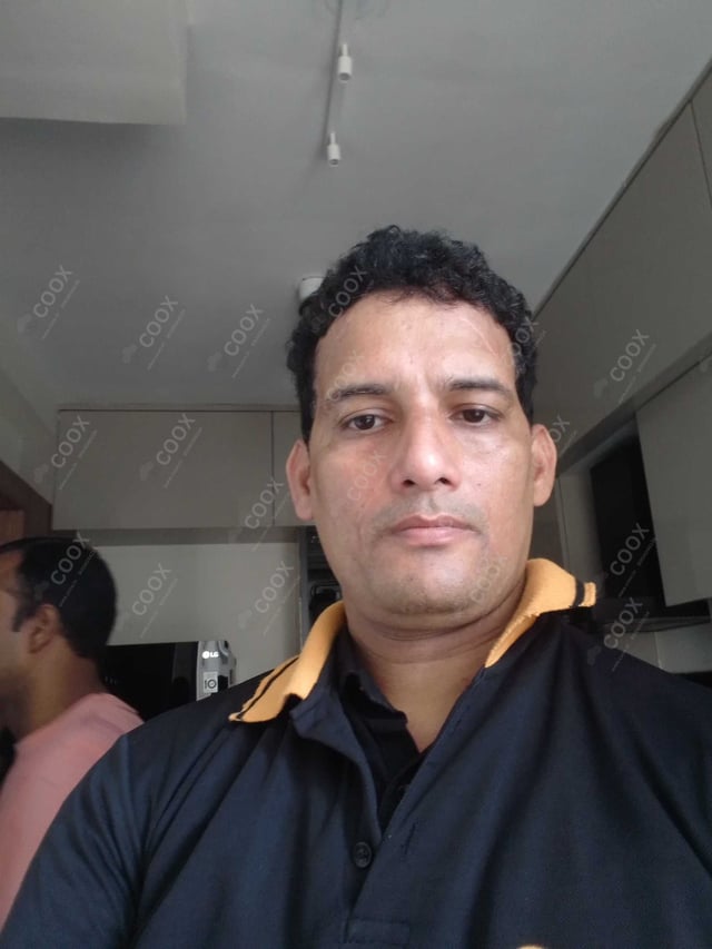 Chef from COOX at bookings. Professional cooks chefs at home