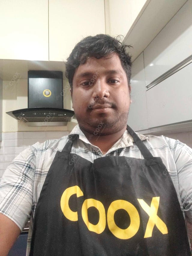 Chef from COOX at bookings. Professional cooks chefs at home