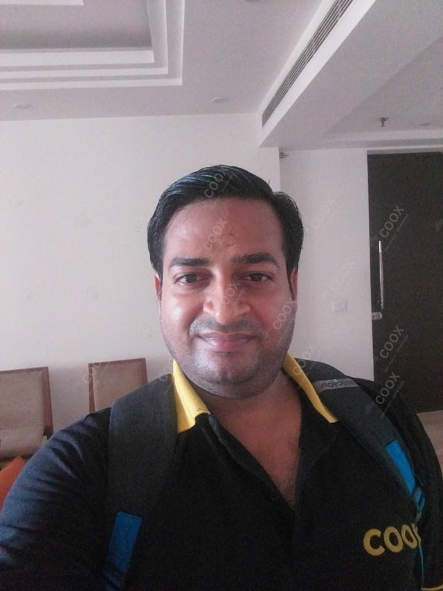 Chef from COOX at bookings. Professional cooks chefs at home