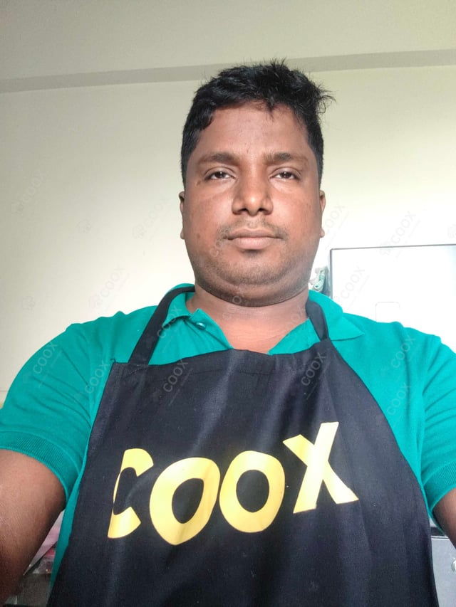 Chef from COOX at bookings. Professional cooks chefs at home