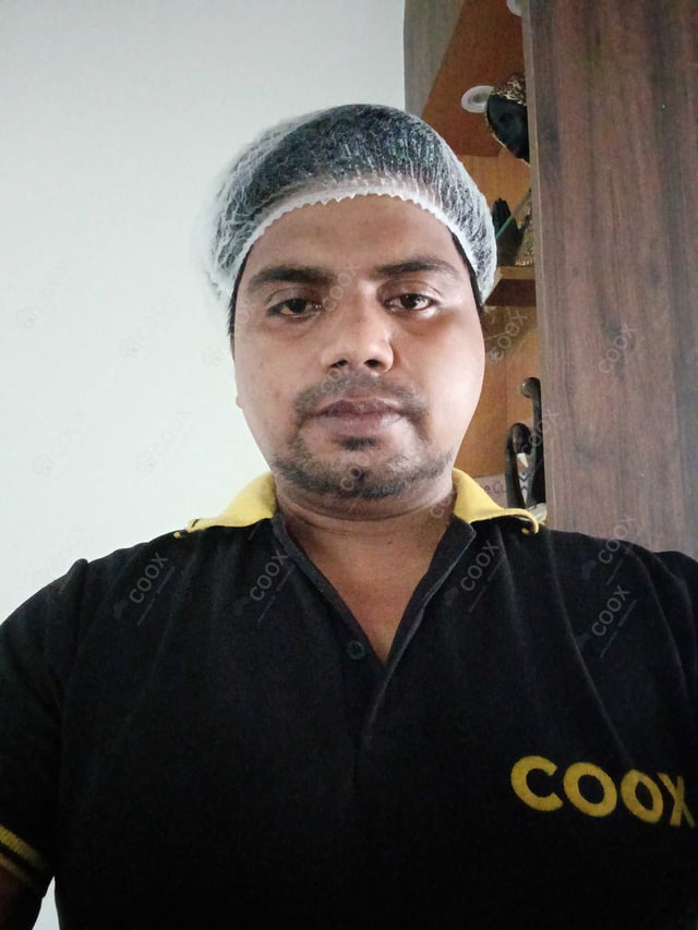 Chef from COOX at bookings. Professional cooks chefs at home