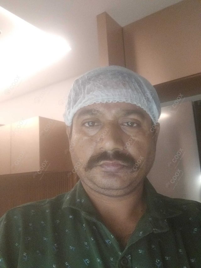 Chef from COOX at bookings. Professional cooks chefs at home