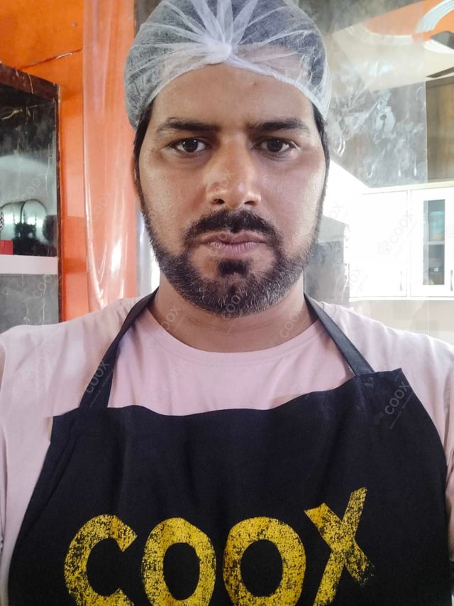 Chef from COOX at bookings. Professional cooks chefs at home