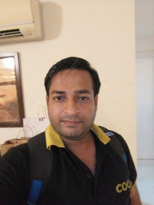 Chef from COOX at bookings. Professional cooks chefs at home