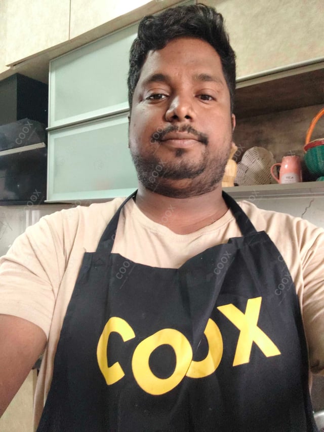Chef from COOX at bookings. Professional cooks chefs at home