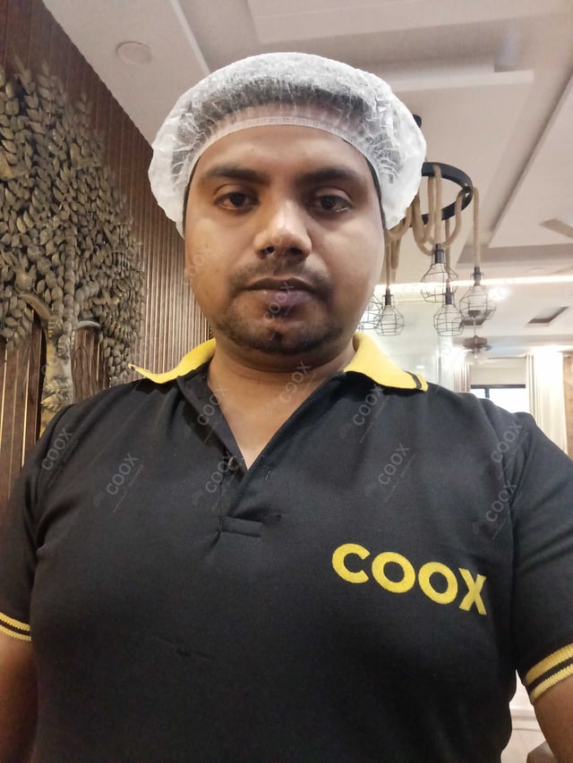 Chef from COOX at bookings. Professional cooks chefs at home