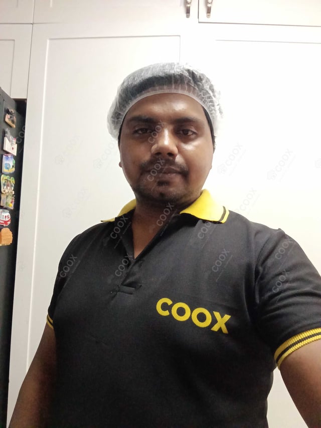 Chef from COOX at bookings. Professional cooks chefs at home