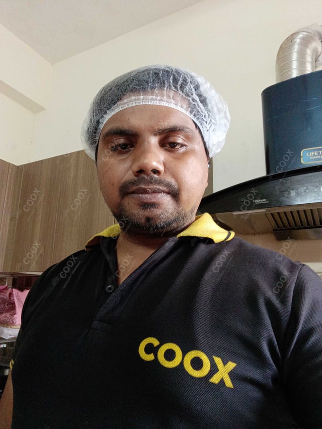 Chef from COOX at bookings. Professional cooks chefs at home