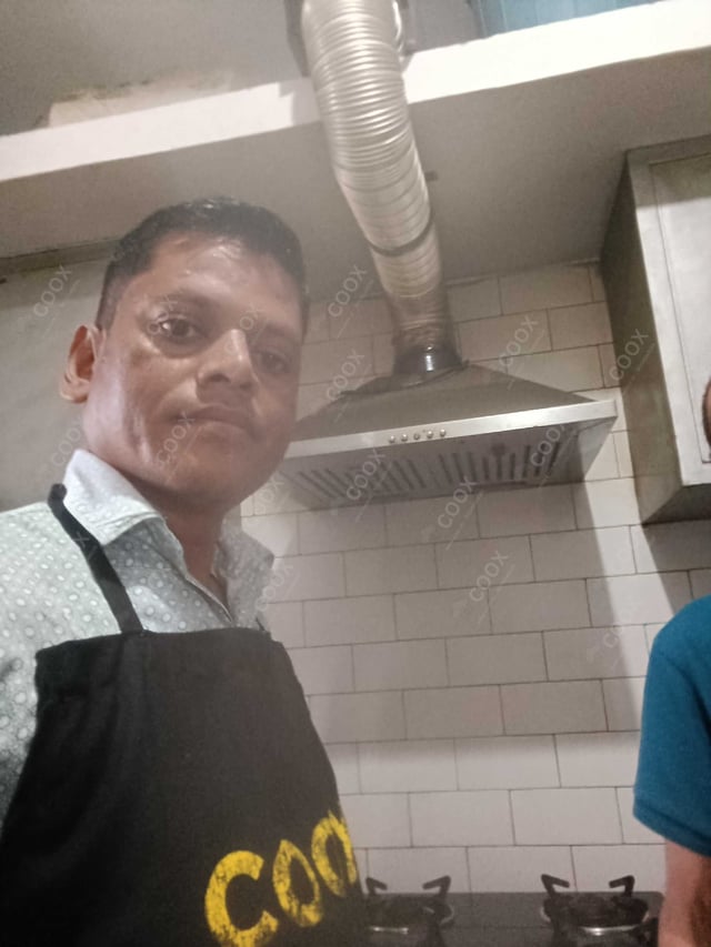 Chef from COOX at bookings. Professional cooks chefs at home