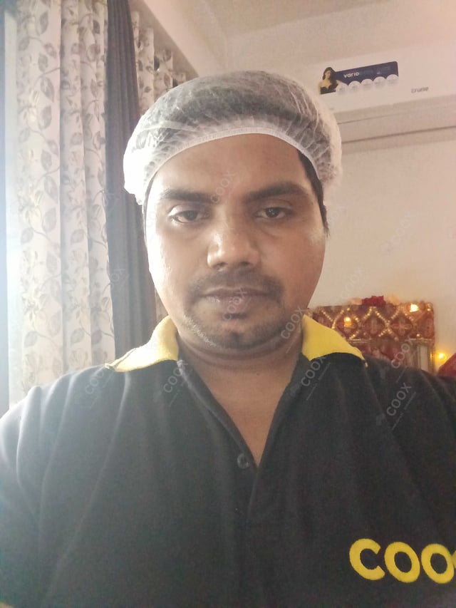 Chef from COOX at bookings. Professional cooks chefs at home