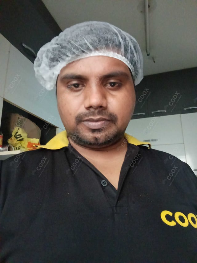 Chef from COOX at bookings. Professional cooks chefs at home