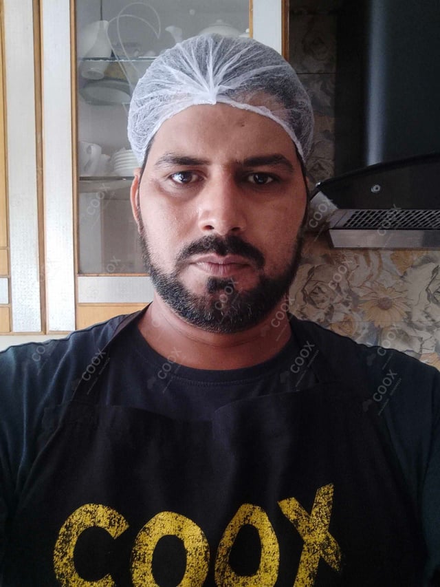 Chef from COOX at bookings. Professional cooks chefs at home