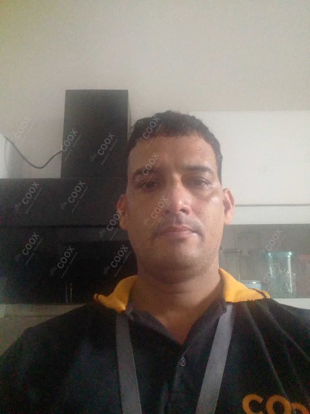 Chef from COOX at bookings. Professional cooks chefs at home