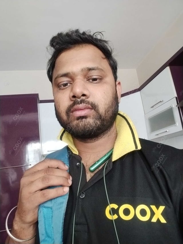 Chef from COOX at bookings. Professional cooks chefs at home