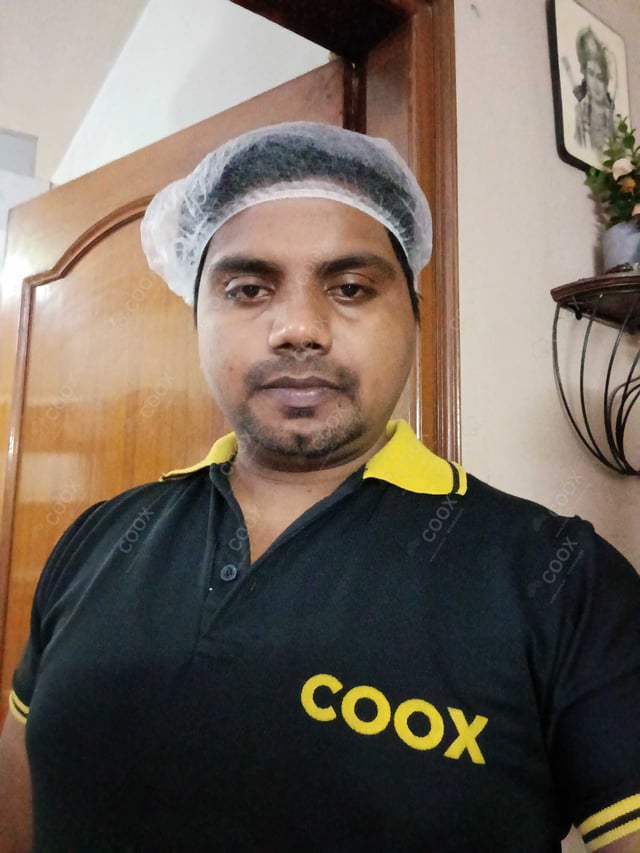 Chef from COOX at bookings. Professional cooks chefs at home