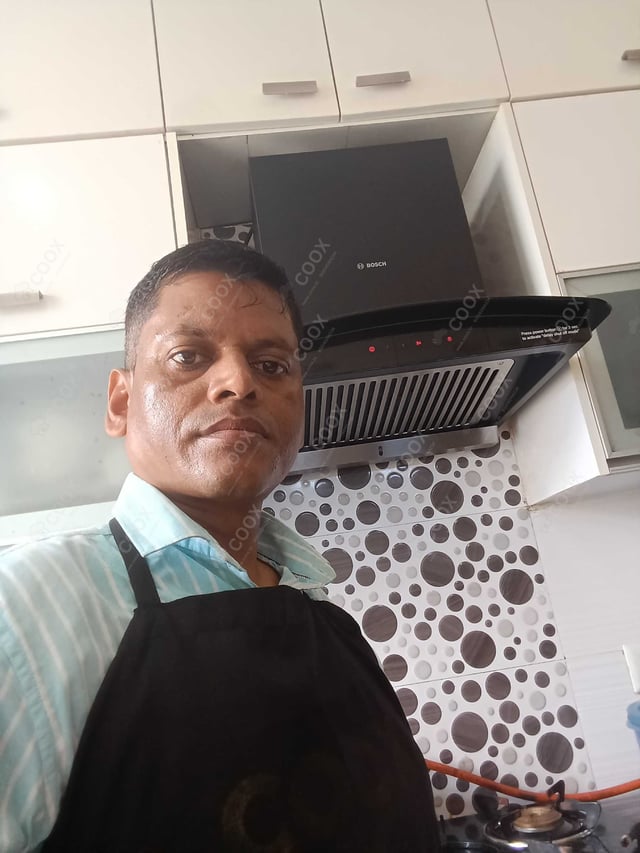 Chef from COOX at bookings. Professional cooks chefs at home