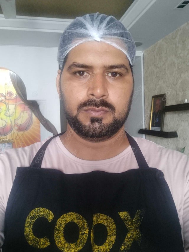 Chef from COOX at bookings. Professional cooks chefs at home