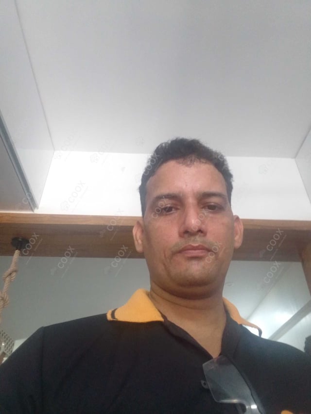 Chef from COOX at bookings. Professional cooks chefs at home