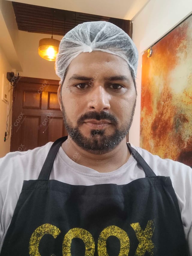 Chef from COOX at bookings. Professional cooks chefs at home