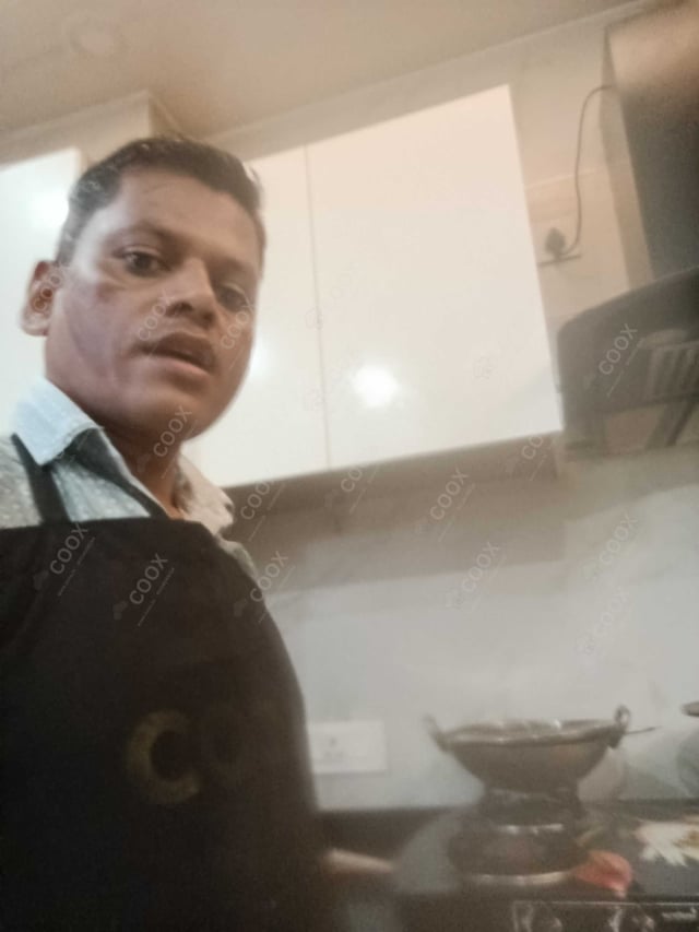 Chef from COOX at bookings. Professional cooks chefs at home