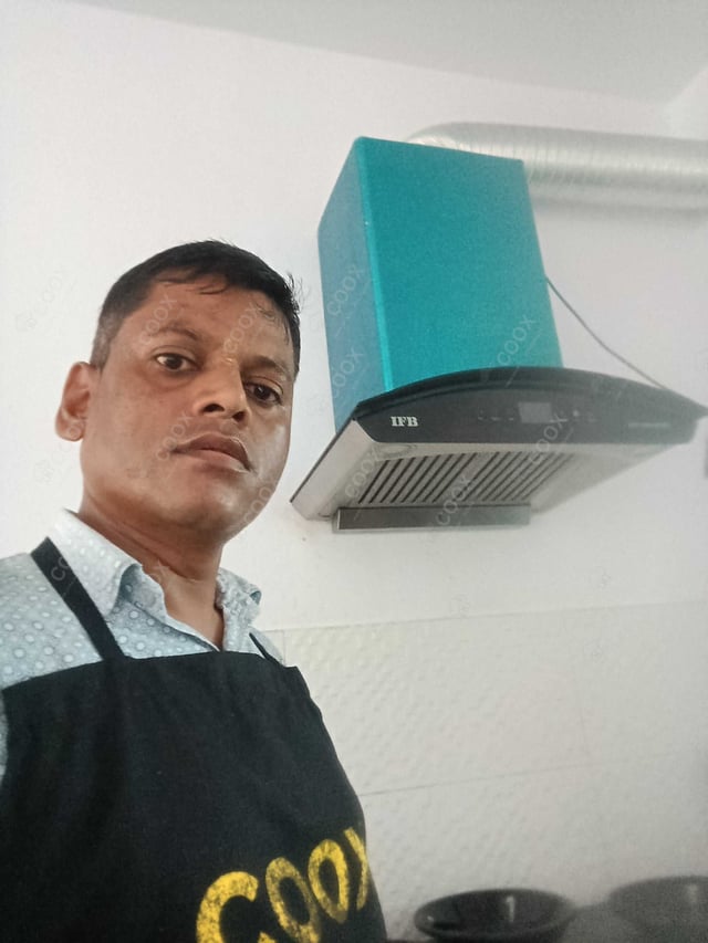 Chef from COOX at bookings. Professional cooks chefs at home