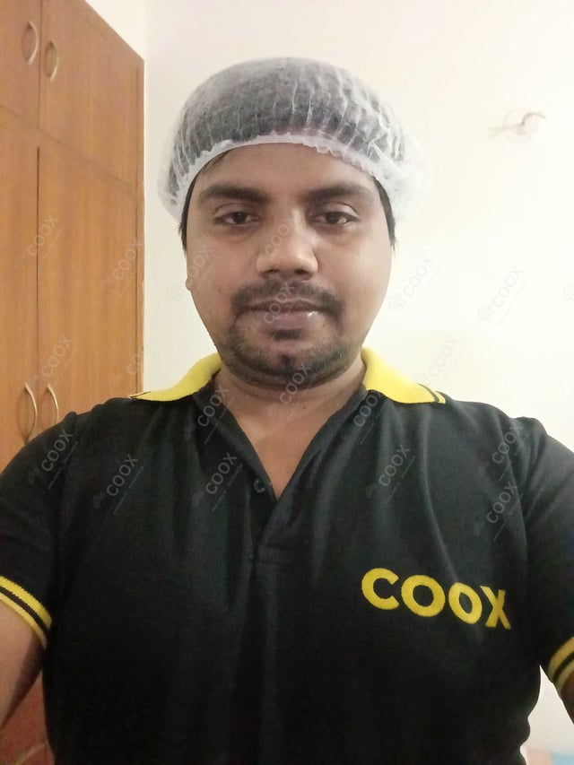 Chef from COOX at bookings. Professional cooks chefs at home
