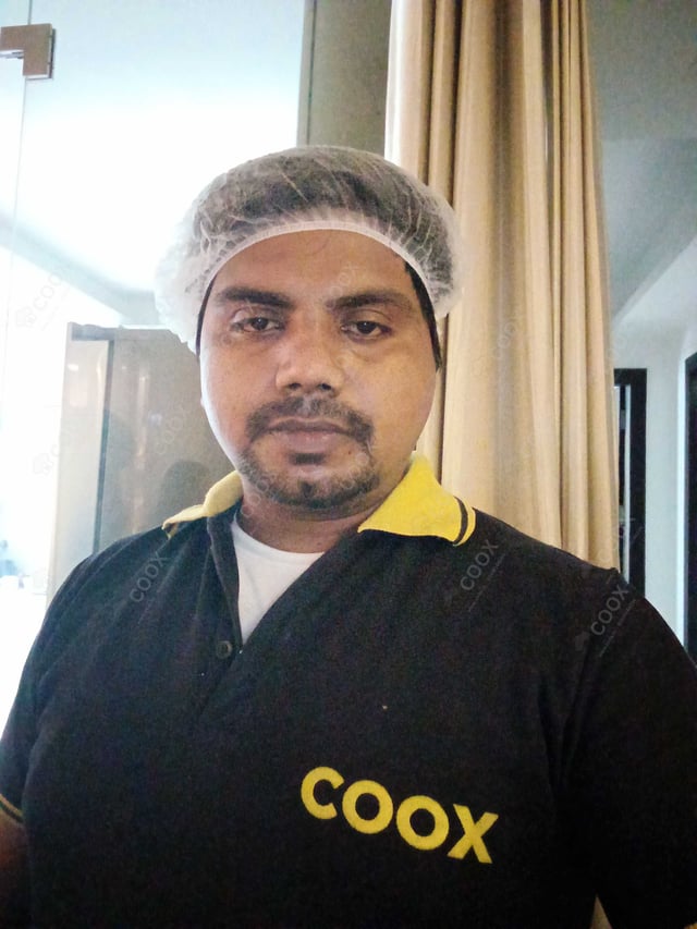Chef from COOX at bookings. Professional cooks chefs at home
