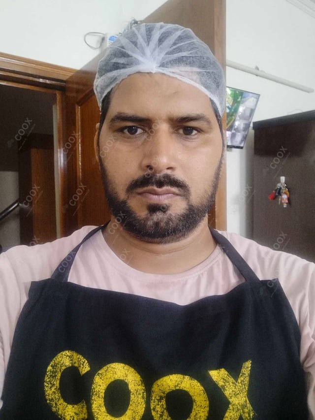 Chef from COOX at bookings. Professional cooks chefs at home