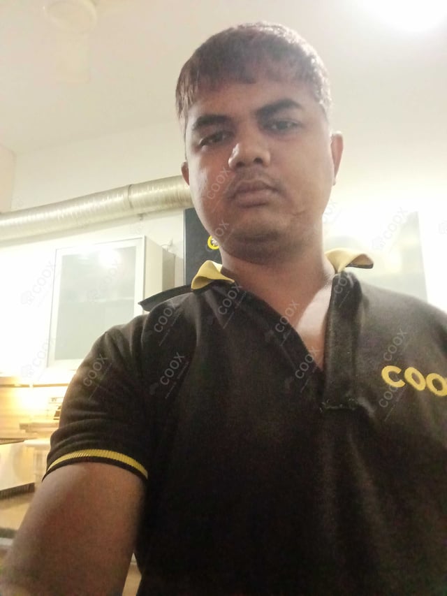 Chef from COOX at bookings. Professional cooks chefs at home