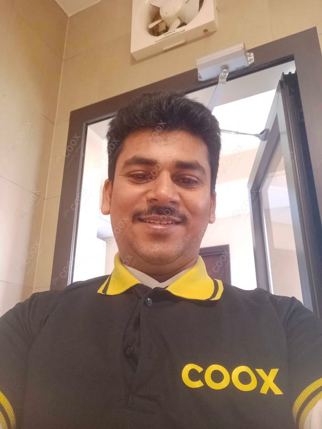 Chef from COOX at bookings. Professional cooks chefs at home