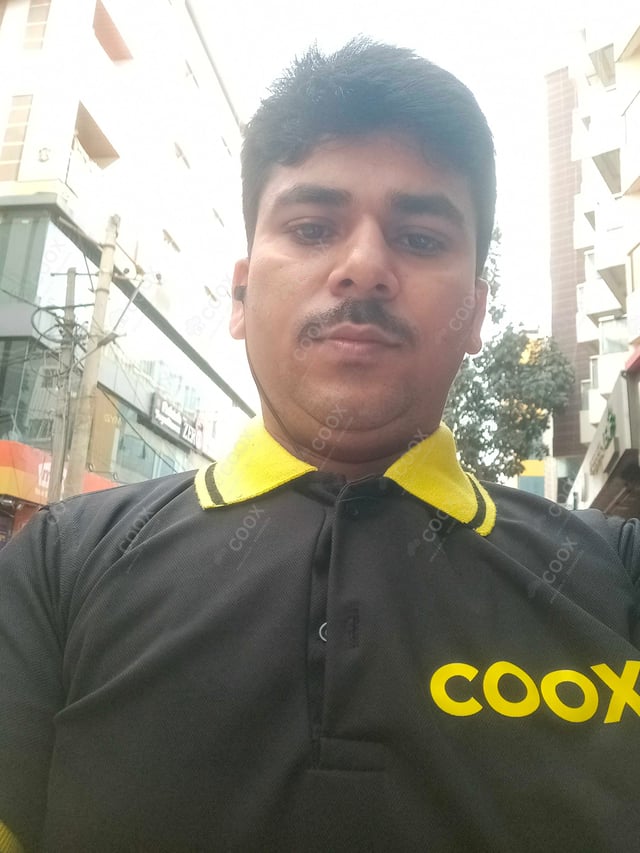 Chef from COOX at bookings. Professional cooks chefs at home