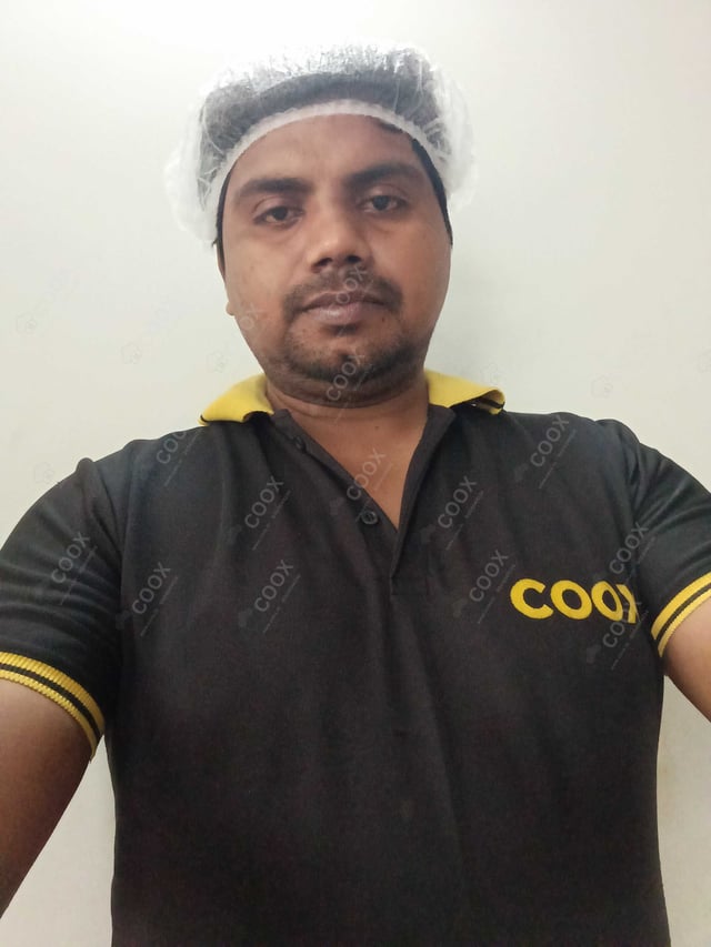 Chef from COOX at bookings. Professional cooks chefs at home