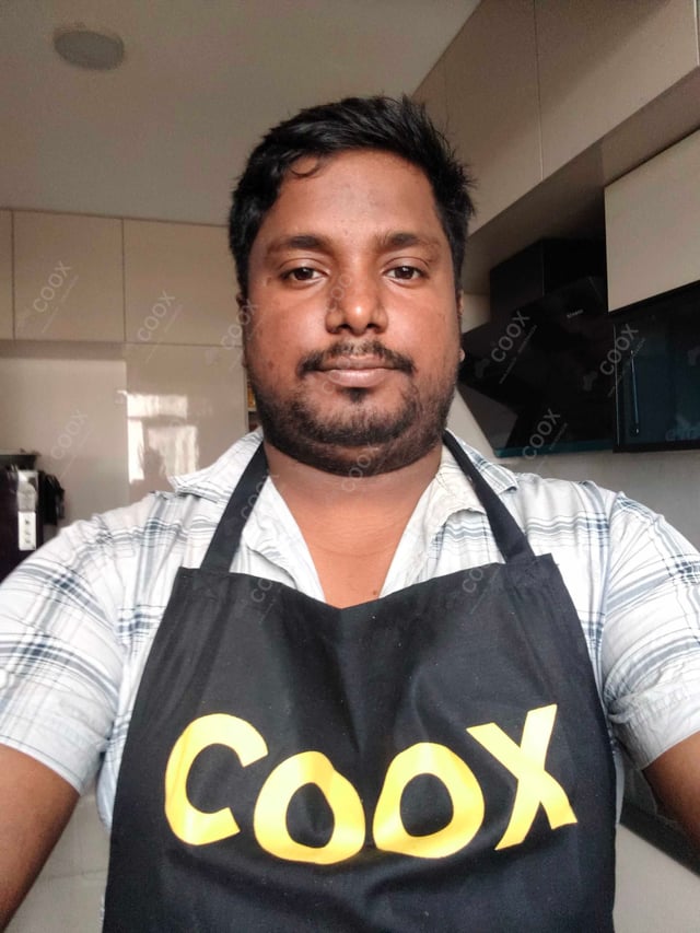 Chef from COOX at bookings. Professional cooks chefs at home