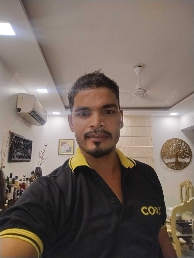 Chef from COOX at bookings. Professional cooks chefs at home