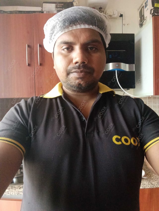 Chef from COOX at bookings. Professional cooks chefs at home