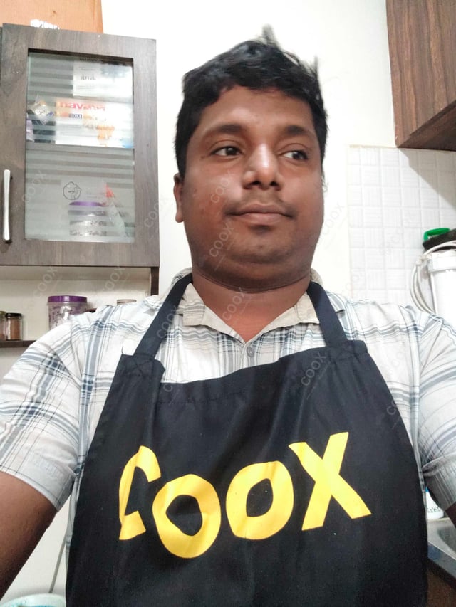 Chef from COOX at bookings. Professional cooks chefs at home