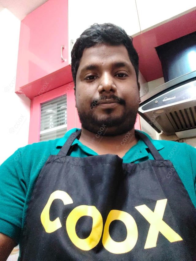 Chef from COOX at bookings. Professional cooks chefs at home