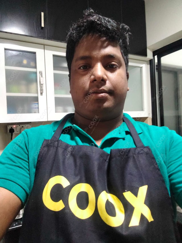 Chef from COOX at bookings. Professional cooks chefs at home