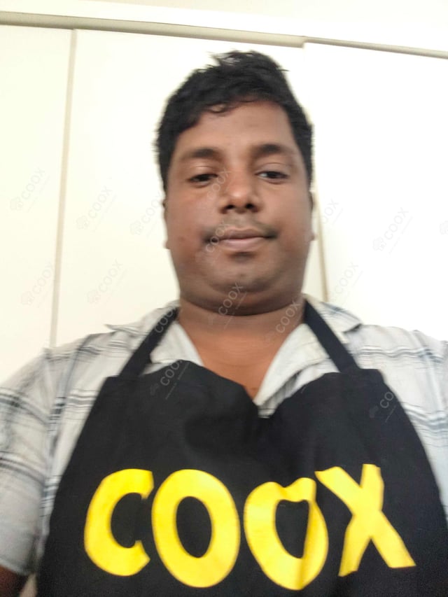 Chef from COOX at bookings. Professional cooks chefs at home