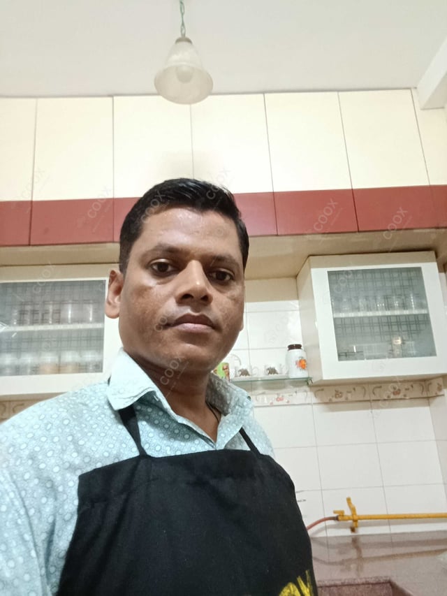 Chef from COOX at bookings. Professional cooks chefs at home