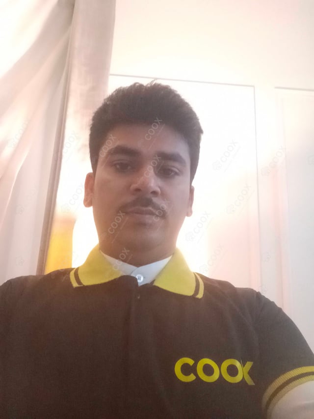 Chef from COOX at bookings. Professional cooks chefs at home